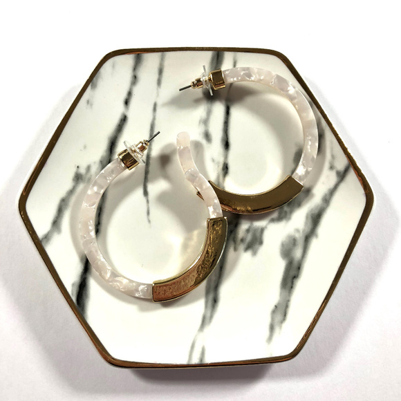 Cora Acrylic White TortoiseShell Gold Bar Earrings - Picture 5 of 6